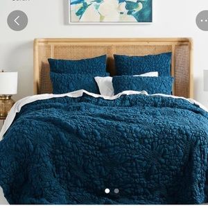 Anthropologie Textured Piazza Twin Size Quilt